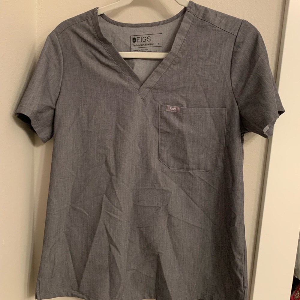 Figs Catarina 1 pocket scrub top gray